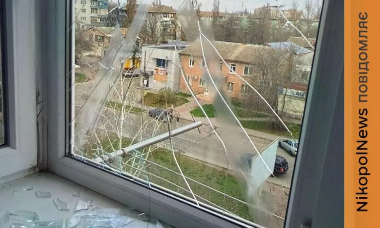 Один вбитий і 11 поранених: подробиці обстрілів Нікополя і району