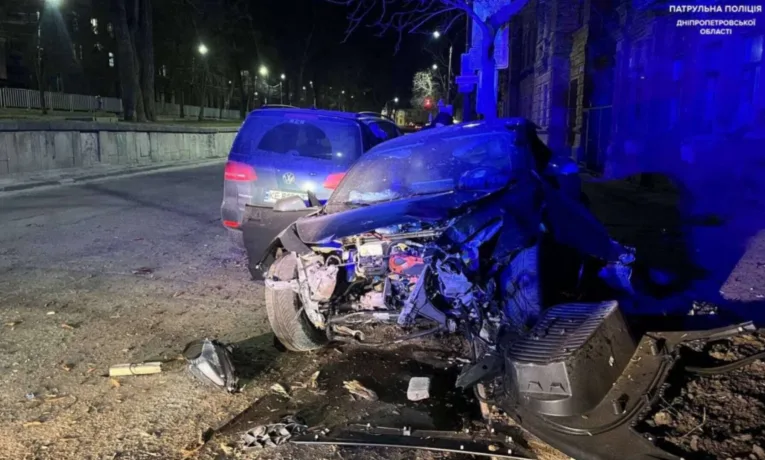 У Дніпрі сталася аварія з участю 17-річного водія Tesla
