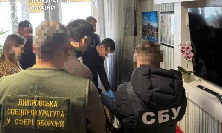 Дезертирство за $4–15 тисяч: у Дніпрі викрили схему втечі військових