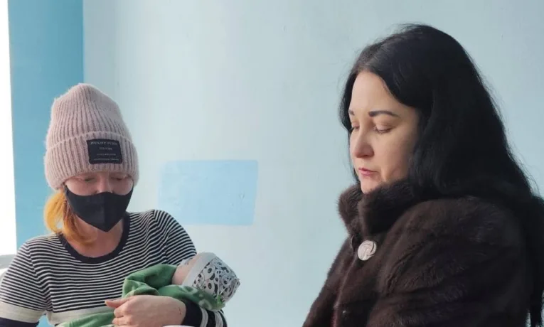 Дівчинка з Нікопольщини отримала французьке дитяче харчування