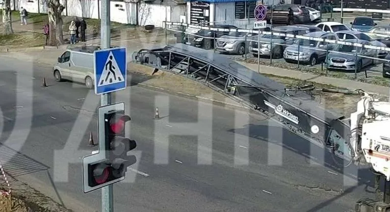 Ускладнення руху на лівому березі Дніпра через ремонт дороги