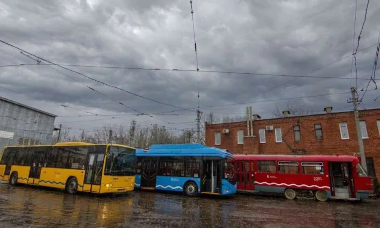 Транспорт у Дніпрі сьогодні працює зі змінами