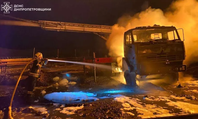 На Дніпропетровщині росіяни завдали удару по рятувальниках