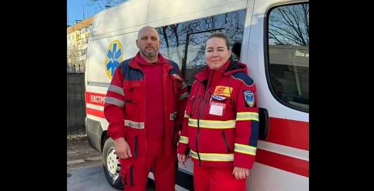 Уламки дрона розлетілися вулицею: на Дніпропетровщині поранена вагітна жінка і її донька