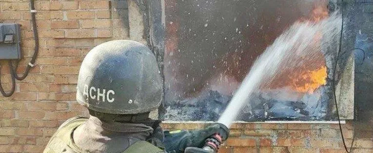 Дніпропетровщина у вогні: обстріли, пожежі та поранені