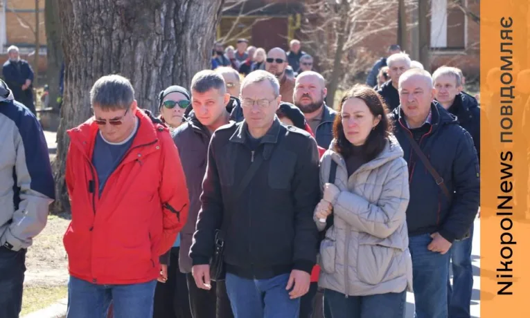 Працював на НЗФ, а під час війни захищав небо: у Нікополі провели в останню путь Героя з 301-ї зенітної ракетної бригади