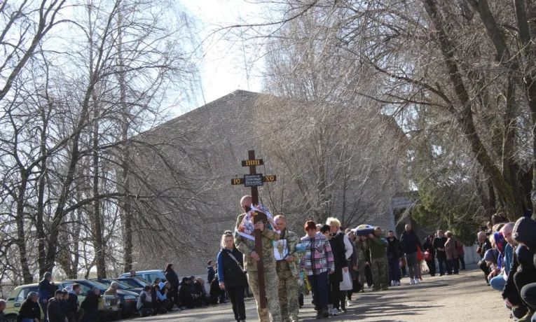 Рятуючи життя інших, він проявив справжню мужність: на Нікопольщині провели в останню путь Героя