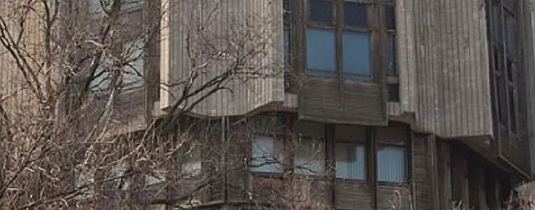 Пожежа в Дніпрі: занедбана будівля ресторану «Маяк» загорілася