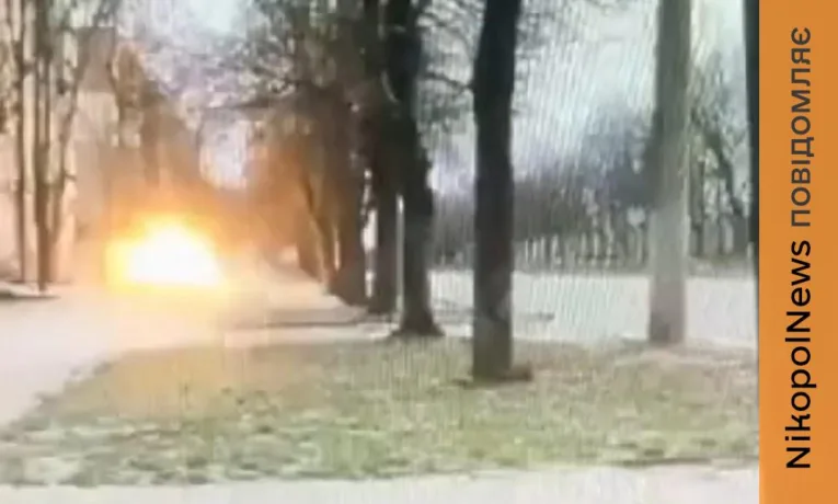 Мама загинула раніше, вони удвох на світі: сьогодні у Нікополі ворог важко поранив бабусю і онука – потрібна допомога