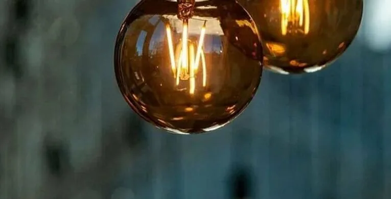 Відключення світла у Дніпрі: кому готуватись