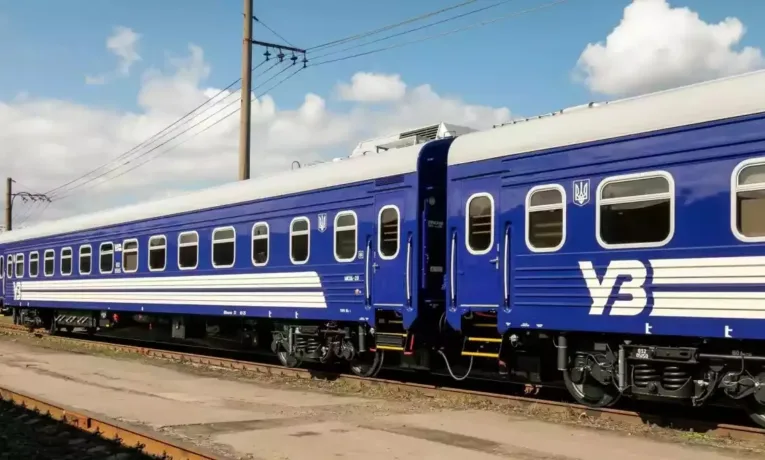 Дніпропетровщина під загрозою: потяги стоять на станціях понад годину
