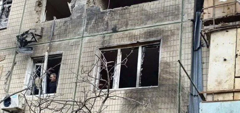 Обстріл Нікополя: одна загибла, троє поранених, десятки будинків пошкоджено