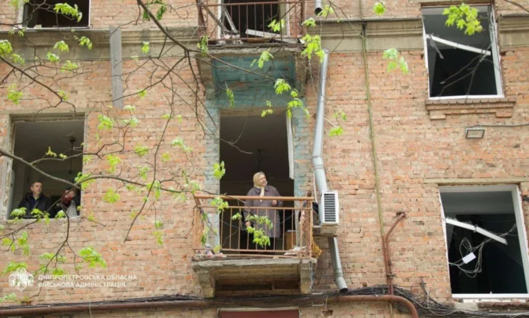 Понад 20 годин тривала атака на Дніпро: кількість жертв зросла