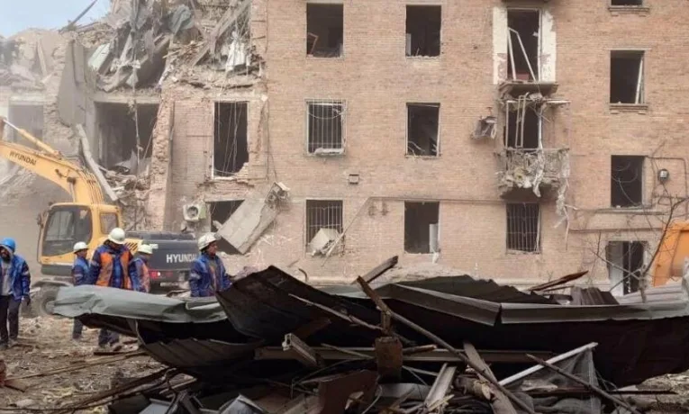 Дніпро 20 годин під атаками: удари по житлових кварталах і жертви