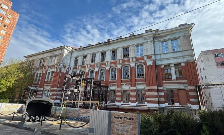 НТУ «Дніпровська політехніка» після нічного удару РФ: фото пошкоджень