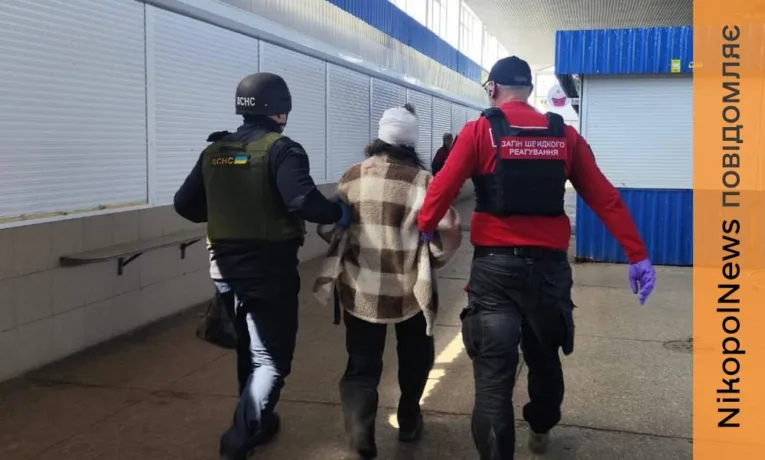 Знову удар по ринку у Нікополі і по автобусу в районі – є поранені, зросла кількість постраждалих під Дніпром