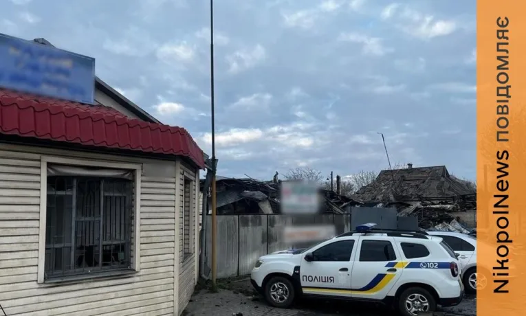 БпЛА влучив у багатоповерхівку в Нікополі і поранив жінку