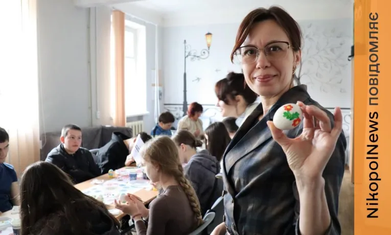 У Покрові діти разом з волонтерами створювали великодні подарунки для Захисників