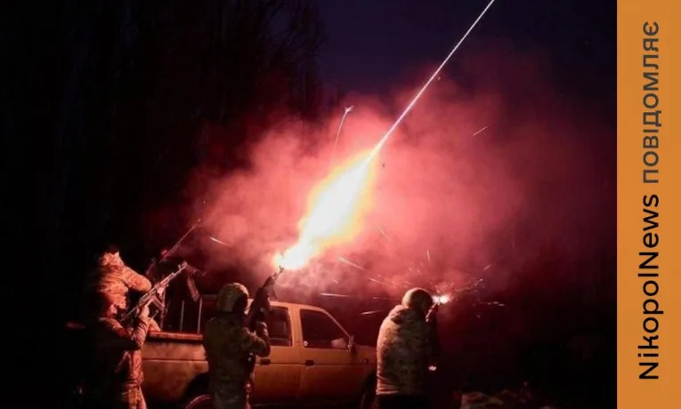 Двоє поранених, пожежі та руйнування: ворог атакував Нікопольщину, Криворіжжя та Дніпровський район