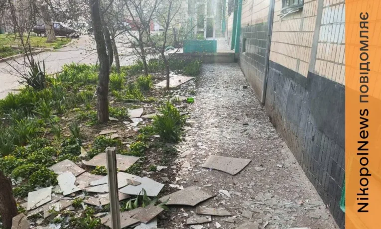 У Нікополі побито багатоповерхівки, район під ударом РСЗВ, Павлоград пережив ракетно-дронову атаку