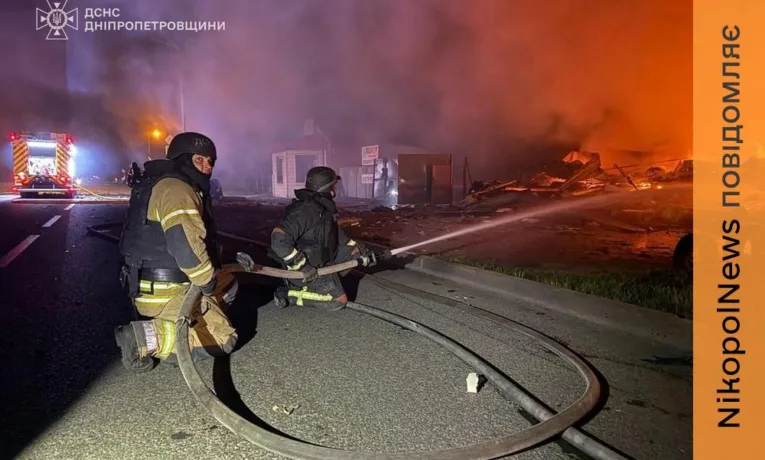 Поранені, пожежі і руйнування: наслідки обстрілів Нікопольщини, Павлограда і Синельниківщини