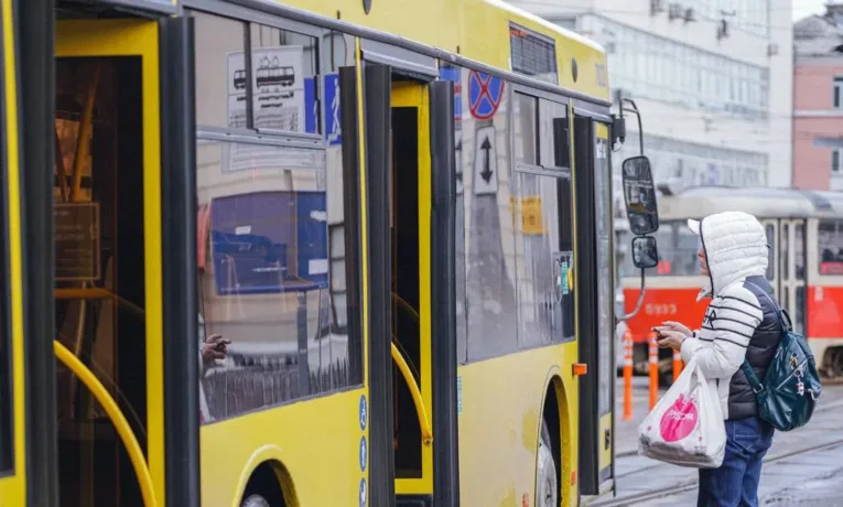 У Дніпрі з 9 травня підвищується вартість проїзду в міських автобусах