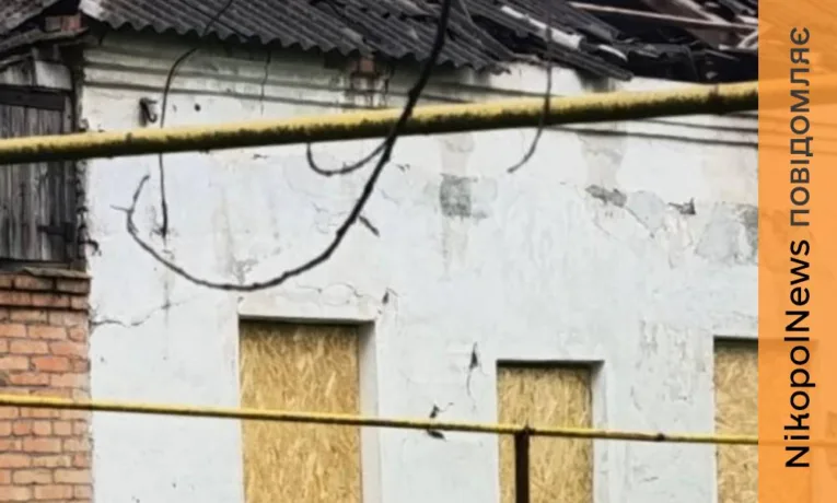 Ворог атакував дві громади на Нікопольщині та Синельниківщину: четверо поранених, пошкоджені автівки та відділення пошти