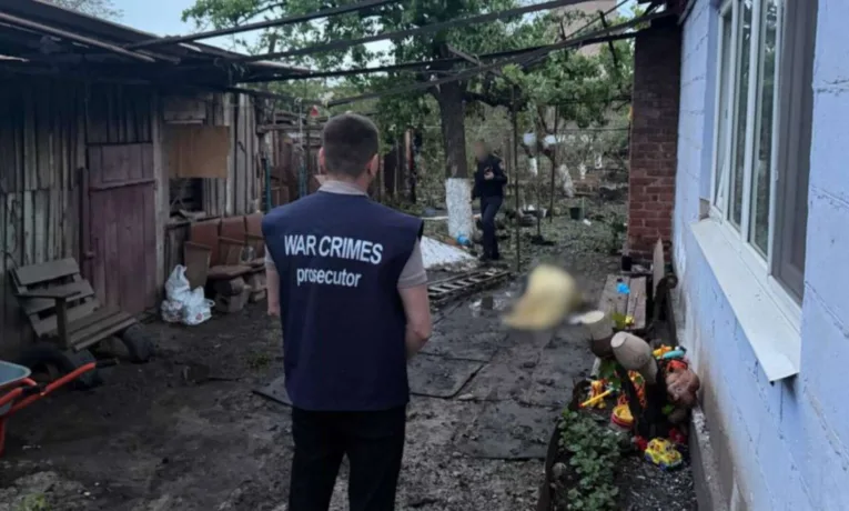 Тяжко поранене немовля доправляють до Дніпра: стан постраждалих внаслідок атаки рф на Кривий Ріг