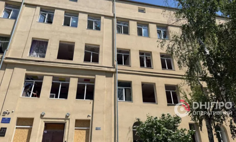 Дніпро відновлюється після масованої атаки рф: огляд пошкоджених територій