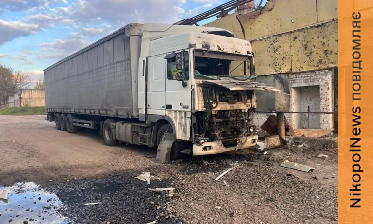 Окупанти атакували Нікополь та район дронами-камікадзе: є поранений та руйнування