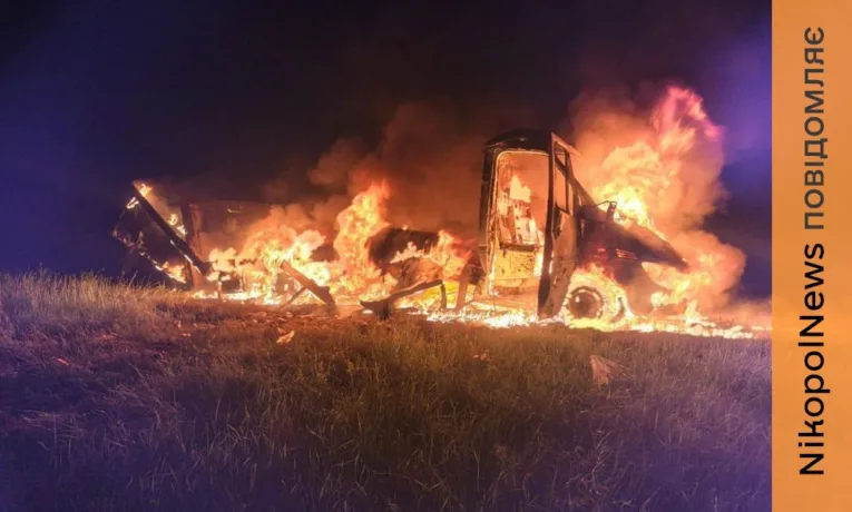 Нікопольщина і Синельниківщина під ударами ворога: 5 поранених, горіли вантажівки