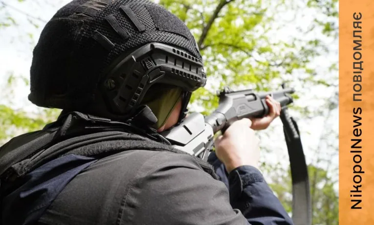 Окупанти запускають по декілька сотень безпілотників щодня: як у Нікополі працює антидроновий загін Нацполіції
