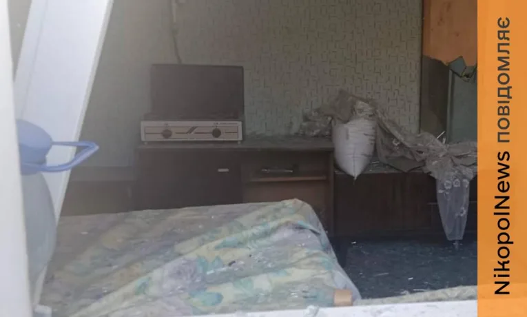 Ворог атакував три громади на Нікопольщині: пошкоджені 2 приватні будинки та гараж