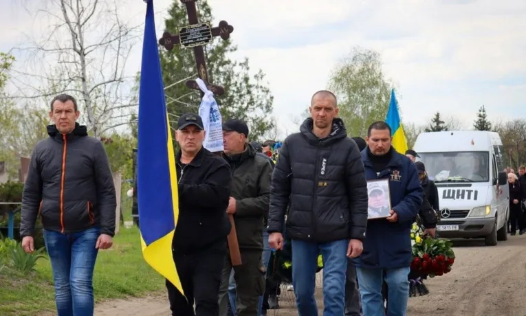 Громада на Нікопольщині провела в останню путь двох полеглих Героїв