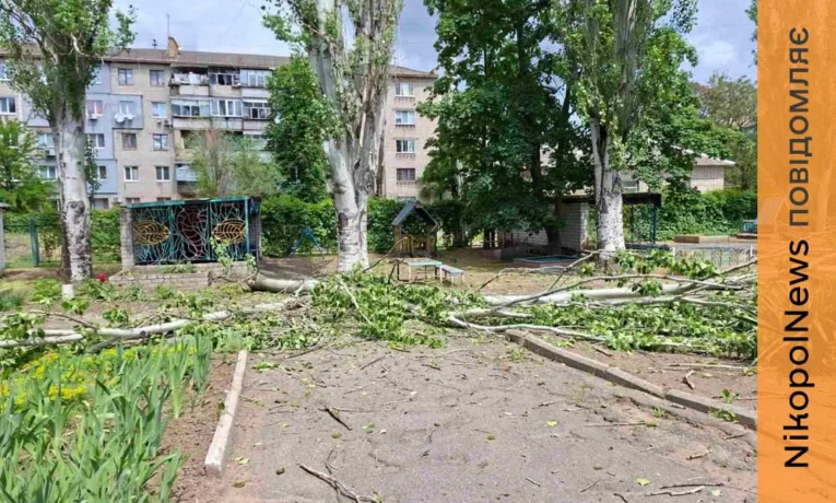 Ворог вбив жінку на Нікопольщині, пошкоджено дитсадок, підприємство, будинки, є поранені на Криворіжжі і Синельниківщині