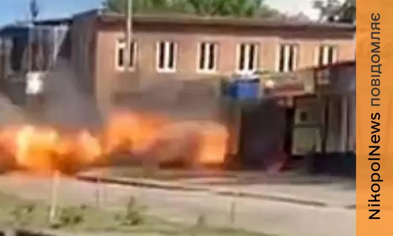 Росіяни хизуються терором Нікопольщини: відео зі збитими дронами й атаками на цивільну інфраструктуру