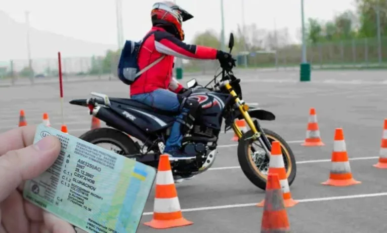 Права на мотоцикл без іспитів: Україні пропонують революційні зміни