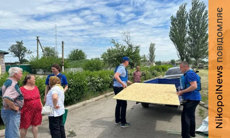 Під вогнем і дронами: на Нікопольщині допомогли 20 постраждалим домогосподарствам