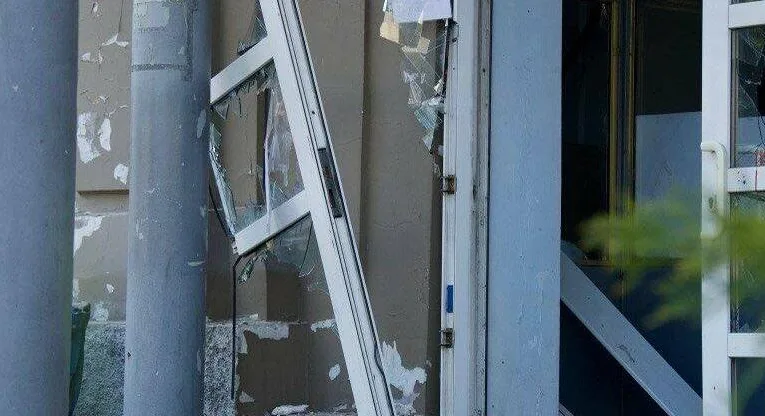 Ракетний удар по Дніпру: збита ракета впала на цивільну забудову