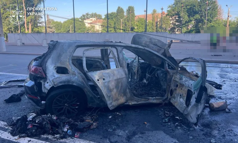ДТП у Кривому Розі: водій врізався в опору, є постраждалі
