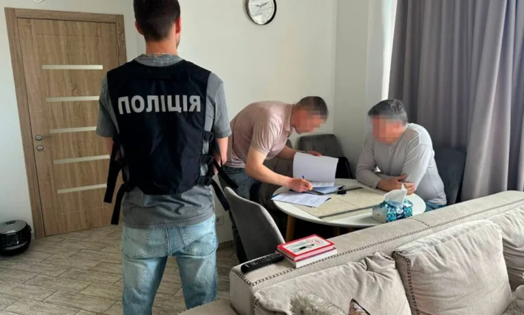 Ексміністру культури оголосили підозру через ухилянтів