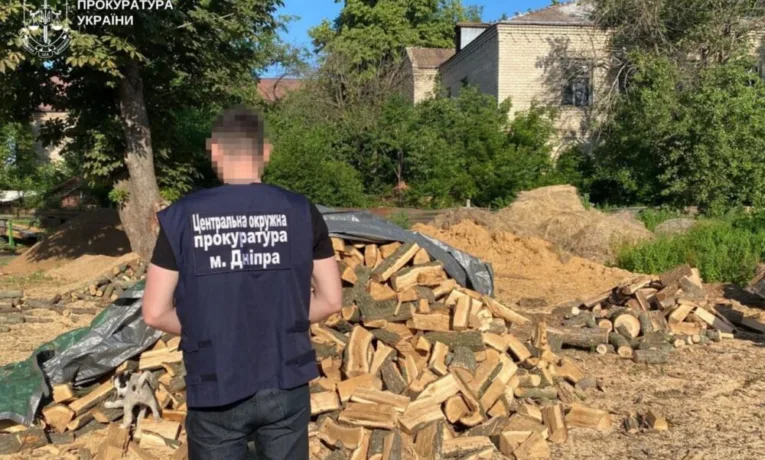 На Дніпропетровщині викрили банду «чорних лісорубів»