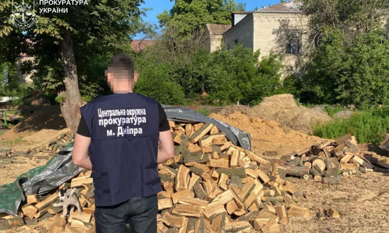 На Дніпропетровщині викрили банду «чорних лісорубів»
