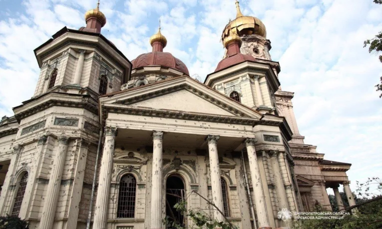 Наслідки обстрілу Будинку органної музики у Дніпрі
