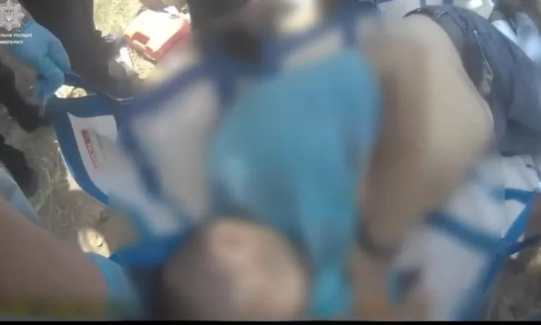 Наслідки удару по Кривому Рогу: відео роботи поліції