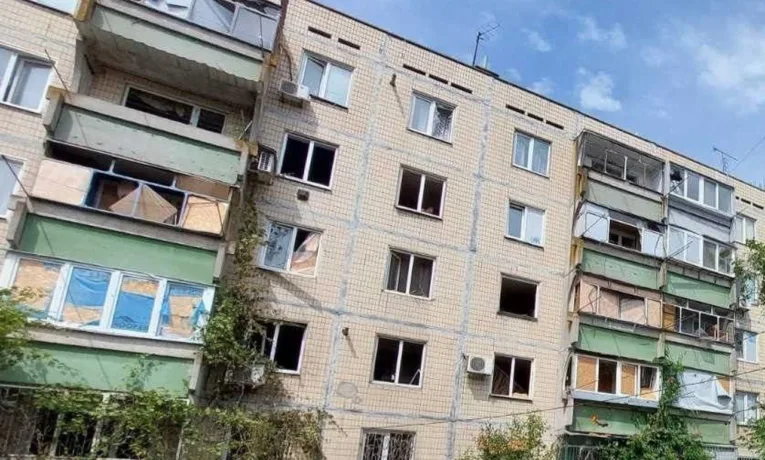 Наслідки ворожих атак на Дніпропетровщину: двоє поранених