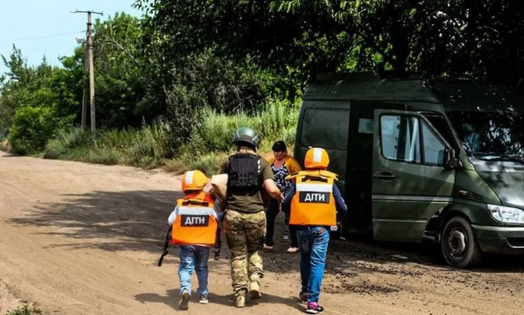 Примусова евакуація дітей на Дніпропетровщині: деталі