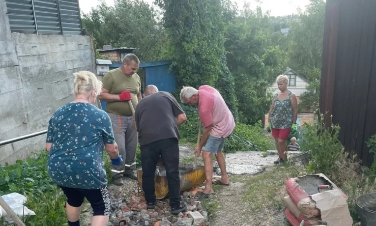 Ремонт доріг у Дніпрі: мешканці Шляхівки діють самотужки