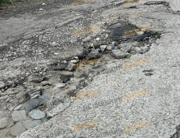 Ремонт доріг у Дніпрі: мешканці вулиці Коксової б’ють на сполох