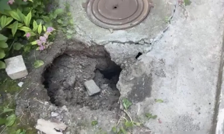 У Дніпрі мешканці б’ють на сполох через загрозу обвалу